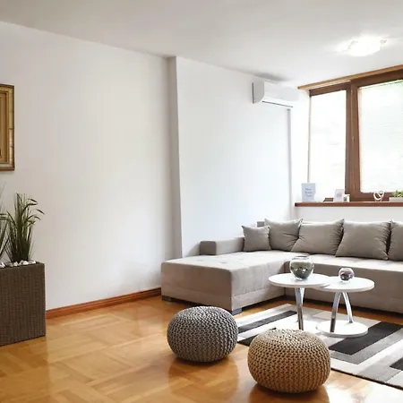 Apartment Lm